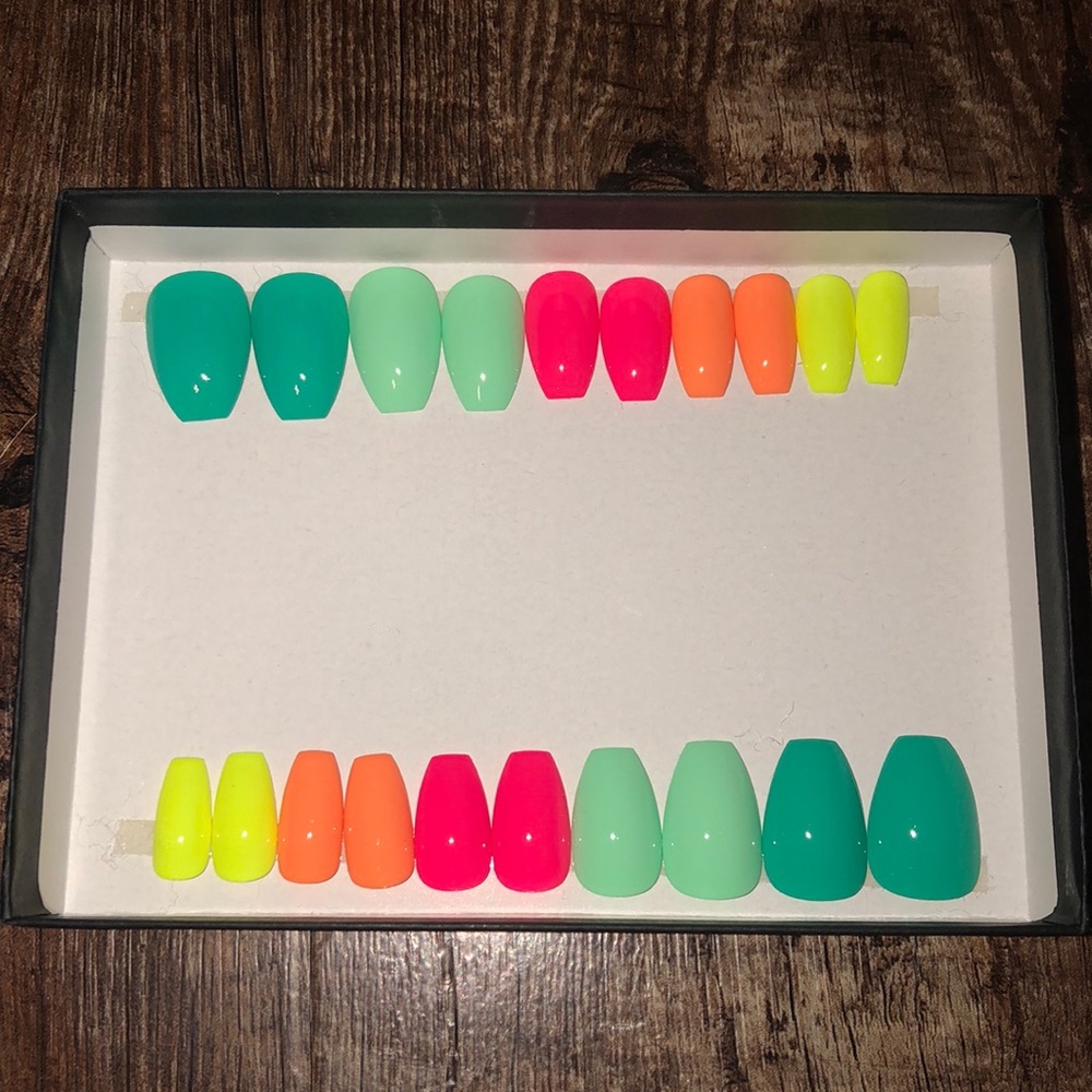 Set of 20 Press On Nails